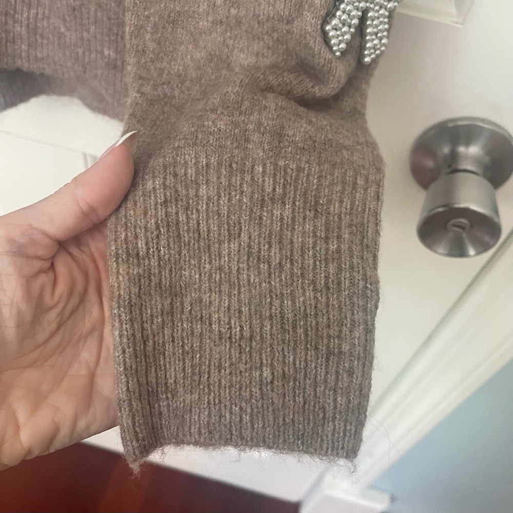 SOLD!!! Zara Pearl Ribbon Embellished Bow Sweater Large V-Neck Holiday Christmas - Picture 9 of 15